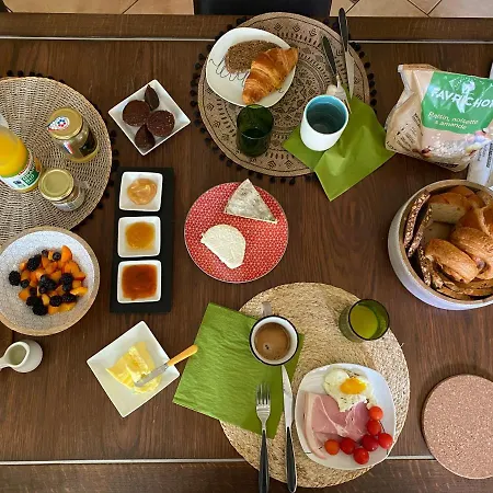 Le Relais De L'odyssee Bed and Breakfast